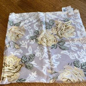 Vintage detailed scarf